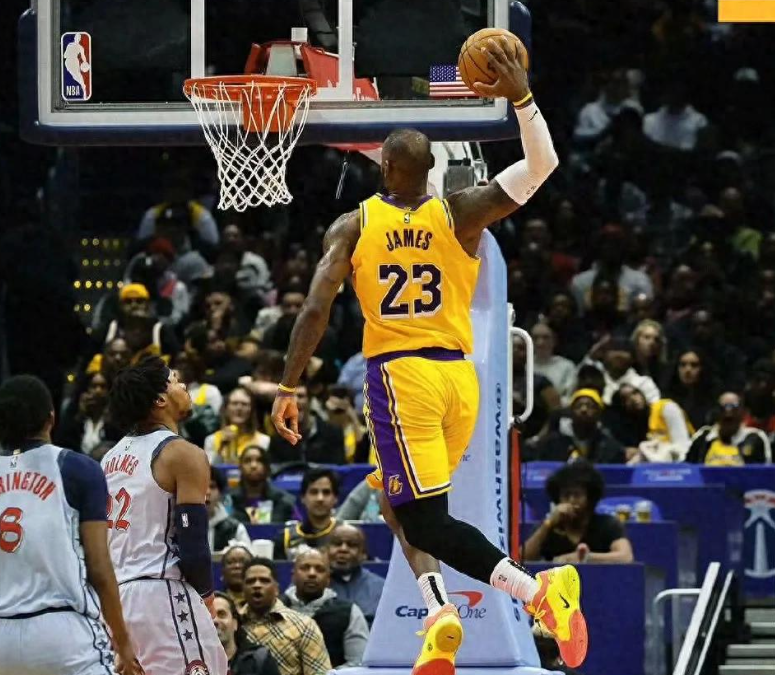 kaiyun-立铜像是对NBA球星至高褒奖,现役谁有望获此殊荣?目前看就5人