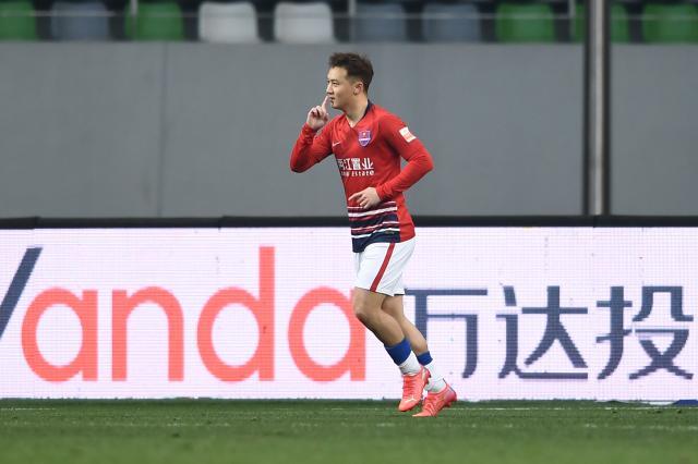 【中超】冯劲破门 重庆1比0阻止大连人提前保级