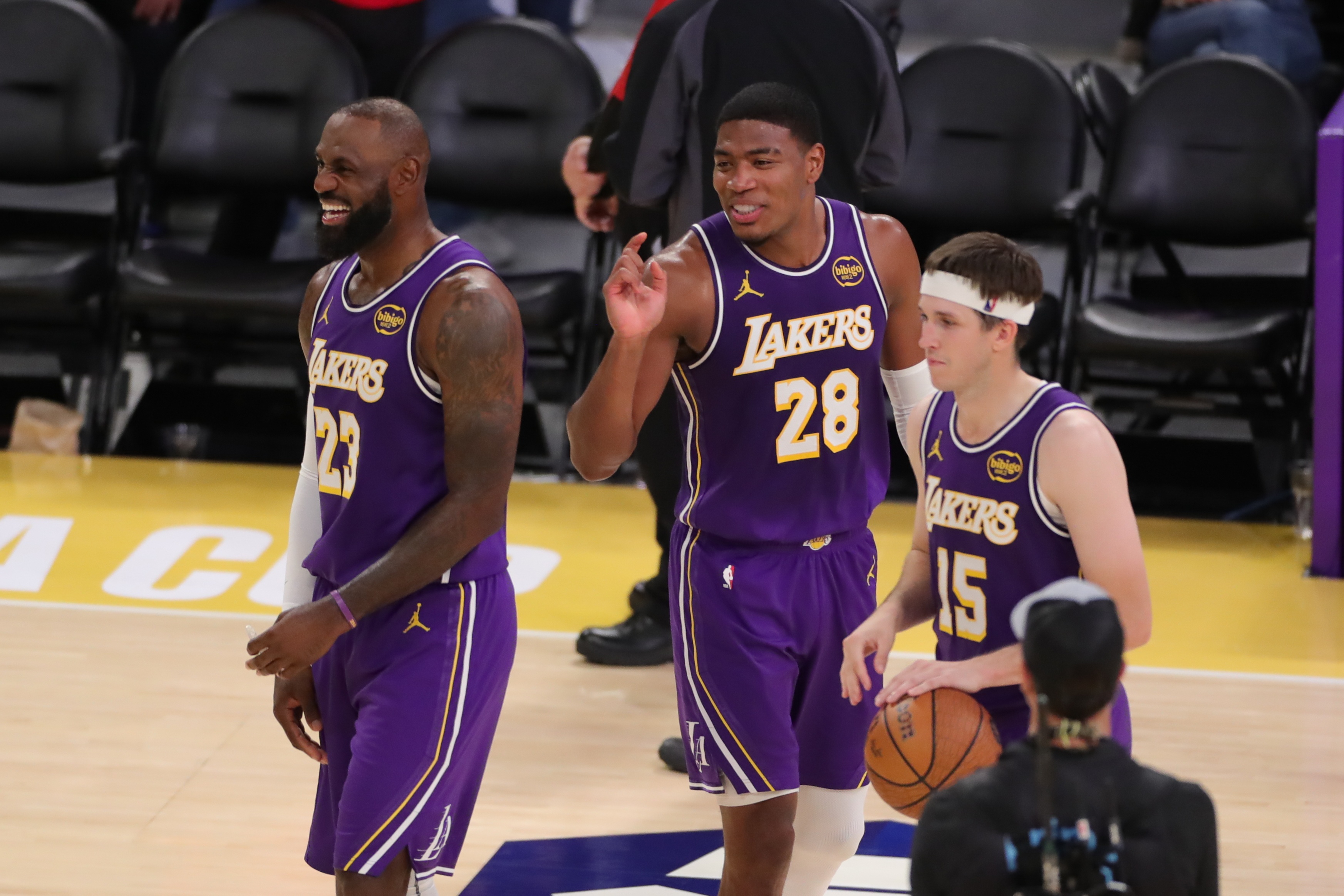 开云APP-NBA彩经：火箭险胜雷霆 湖人击退勇士 开拓者轻取灰熊