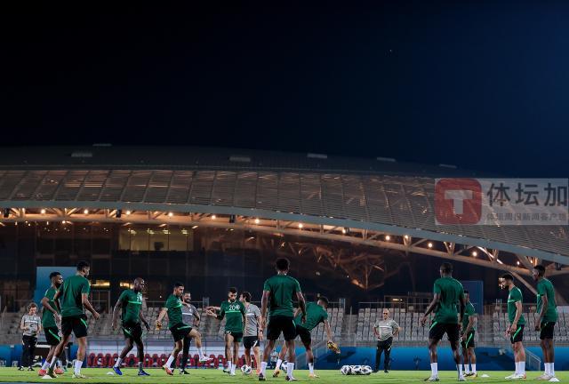 开云体育-沙特训练突出印象：快！ 两伤兵全程参加最后一练