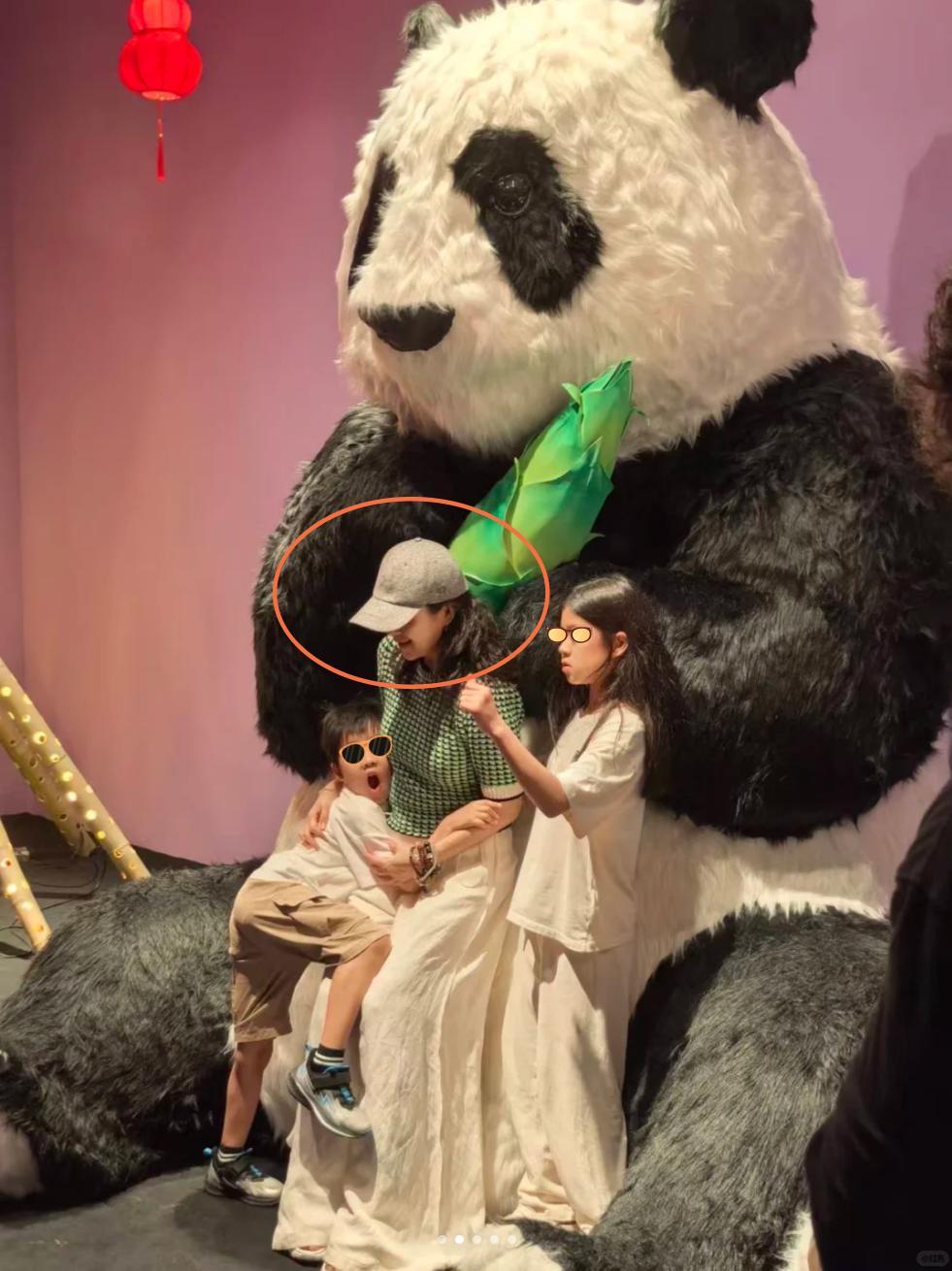 开云APP-明星过年大型 “卸妆现场”！全员恢复出厂设置，最接地气竟是他