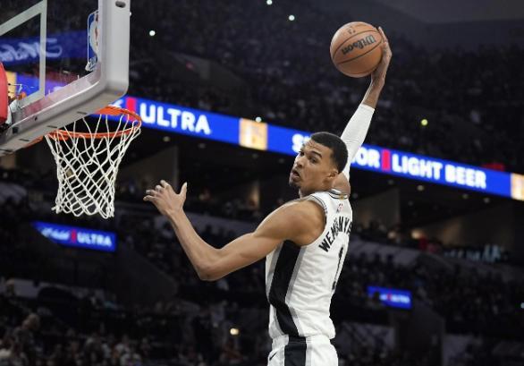 开云官网-55分+47分+46分！历史首人！这就是他能拿4年2.7亿顶薪美金的原因