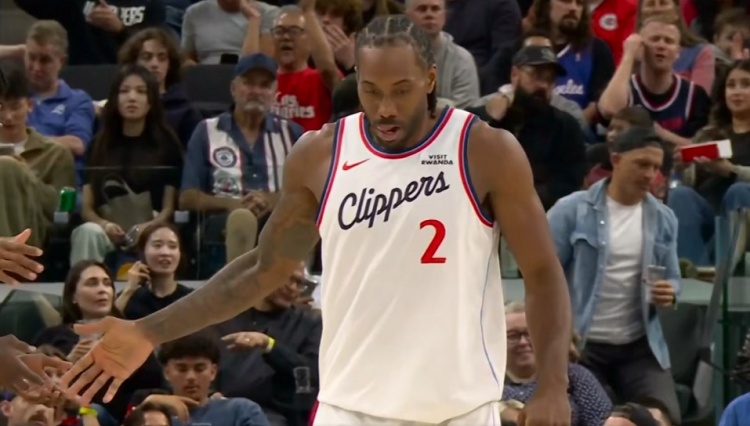 开云-丝滑一抛！伦纳德1打2造犯规打进 但罚球没中2+0