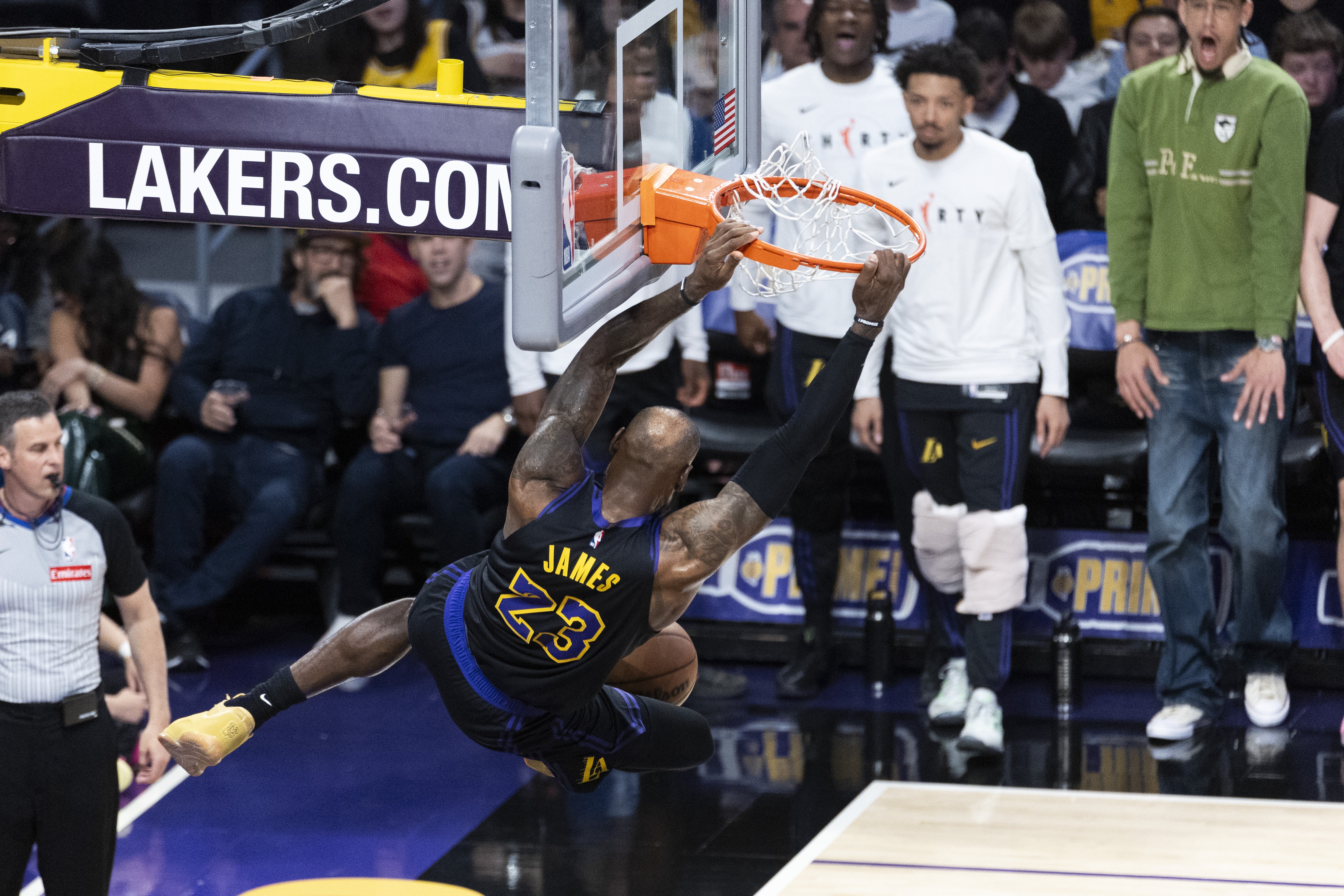 开云娱乐-53胜29负！詹姆斯取得湖人生涯单赛季最高胜场